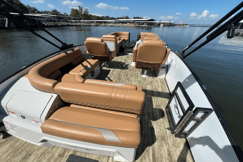 Slide: The Image of Crest 250 CARRIBEAN 2023 - 6