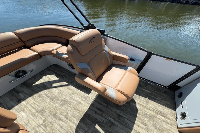 Slide: The Image of Crest 250 CARRIBEAN 2023 - 9