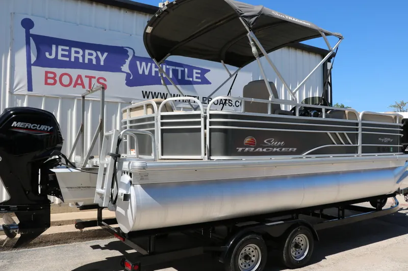 Slide: The Image of Tracker Party Barge 20 Dlx 2021 - 2