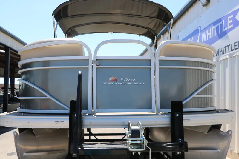 Slide: The Image of Tracker Party Barge 20 Dlx 2021 - 7