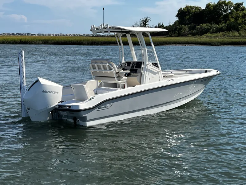 The Image of Boston Whaler 220 Dauntless 2025 - 0