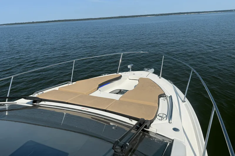 Slide: The Image of Sea Ray 350 SUNDANCER COUPE 2019 - 9