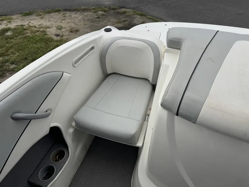 Slide: The Image of Bayliner 185 2011 - 6