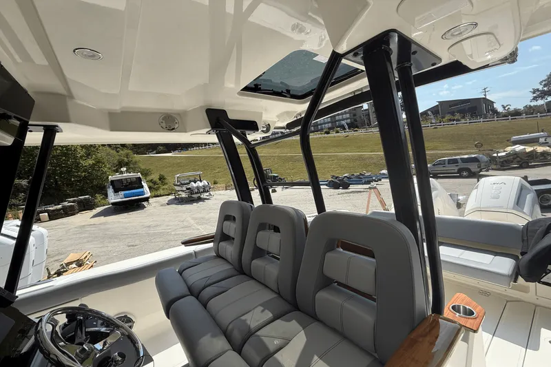 Slide: The Image of Boston Whaler 360 Outrage 2026 - 21
