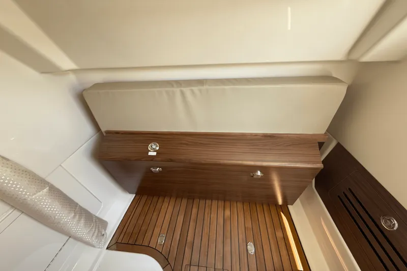 Slide: The Image of Boston Whaler 360 Outrage 2026 - 31