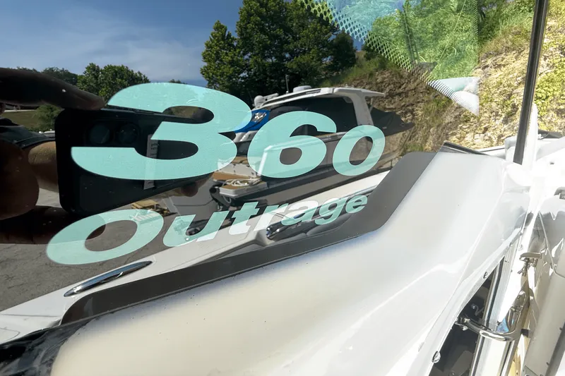 Slide: The Image of Boston Whaler 360 Outrage 2026 - 33