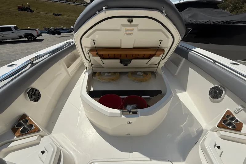 Slide: The Image of Boston Whaler 360 Outrage 2026 - 34