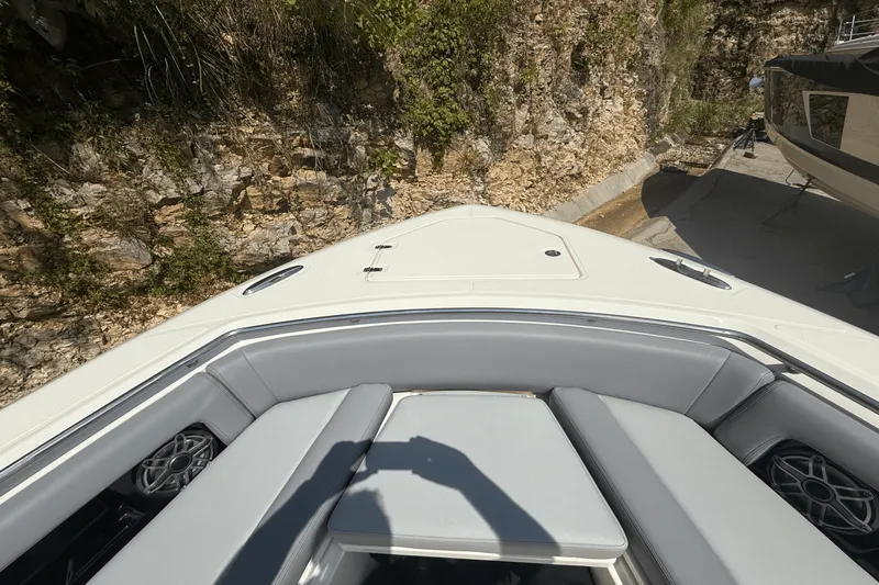 Slide: The Image of Boston Whaler 360 Outrage 2026 - 35