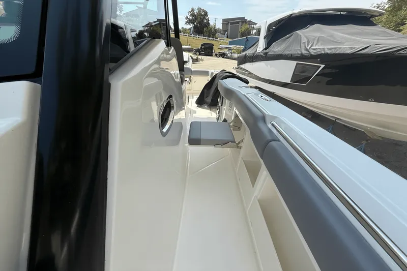 Slide: The Image of Boston Whaler 360 Outrage 2026 - 39
