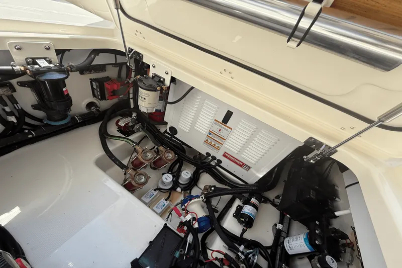 Slide: The Image of Boston Whaler 360 Outrage 2026 - 44