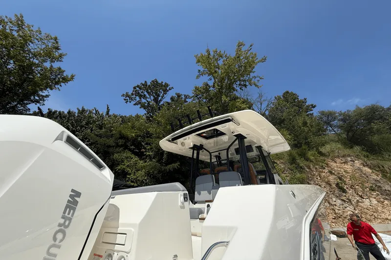 Slide: The Image of Boston Whaler 360 Outrage 2026 - 45