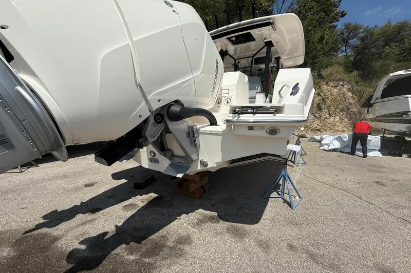Slide: The Image of Boston Whaler 360 Outrage 2026 - 46