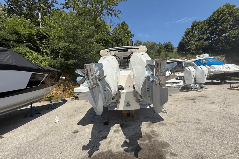 Slide: The Image of Boston Whaler 360 Outrage 2026 - 47