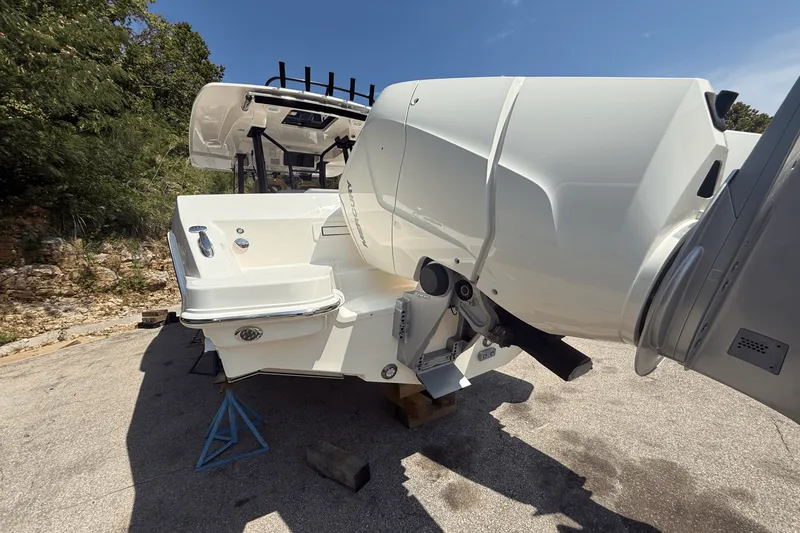 Slide: The Image of Boston Whaler 360 Outrage 2026 - 48