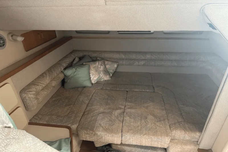 Slide: The Image of Sea Ray 330 SUNDANCER 1993 - 11