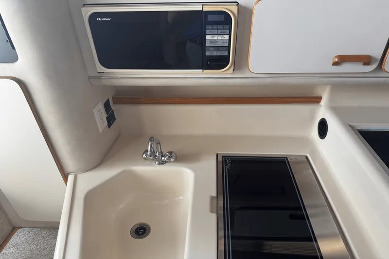 Slide: The Image of Sea Ray 330 SUNDANCER 1993 - 6