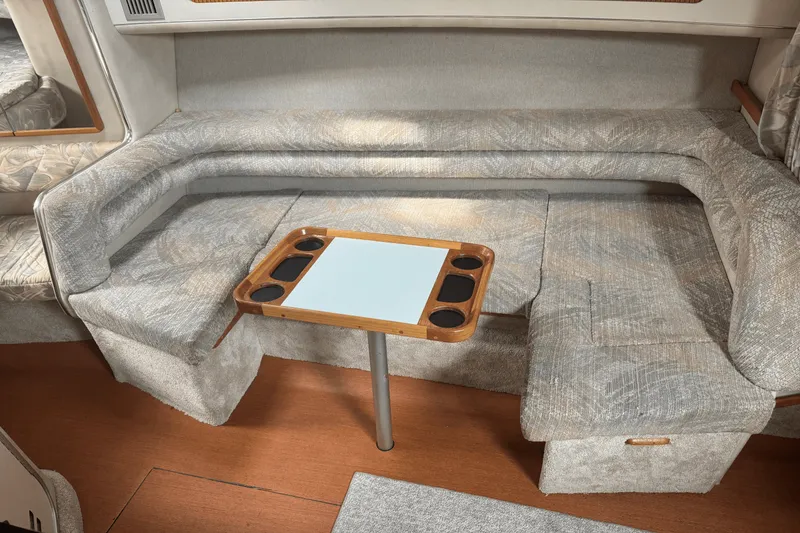 Slide: The Image of Sea Ray 330 SUNDANCER 1993 - 9