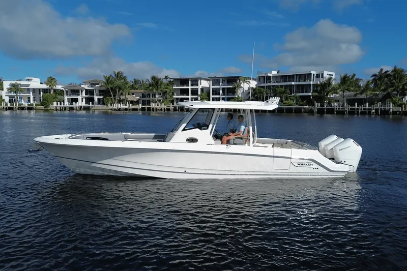 Slide: The Image of Boston Whaler 360 Outrage 2026 - 11