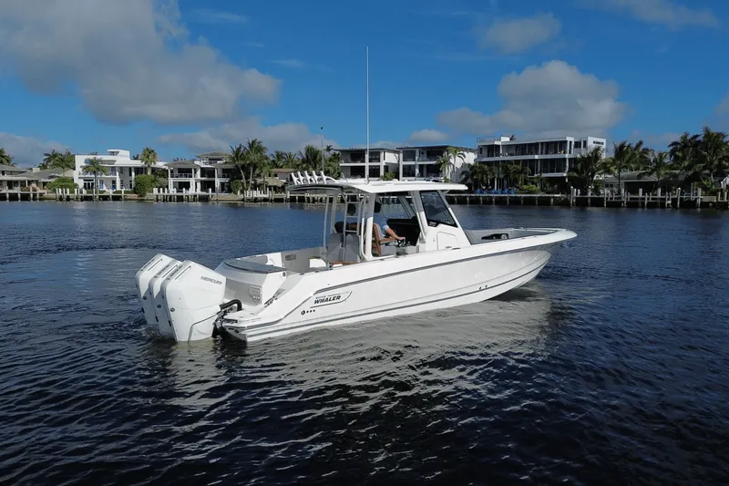 Slide: The Image of Boston Whaler 360 Outrage 2026 - 3