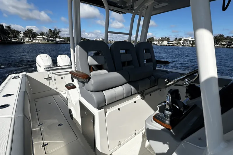 Slide: The Image of Boston Whaler 360 Outrage 2026 - 31