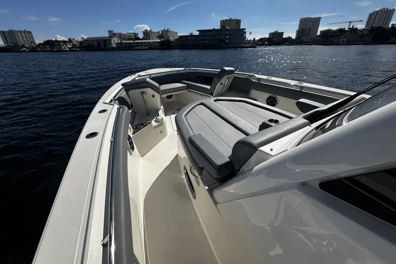 Slide: The Image of Boston Whaler 360 Outrage 2026 - 36