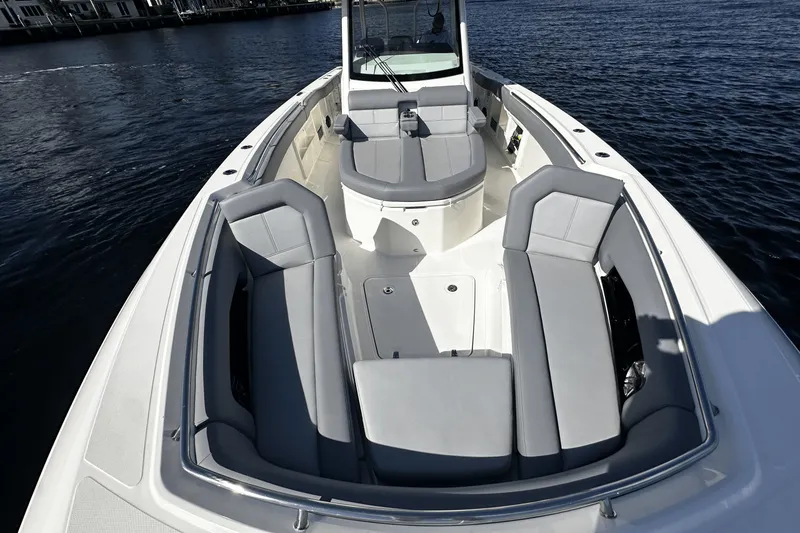 Slide: The Image of Boston Whaler 360 Outrage 2026 - 39