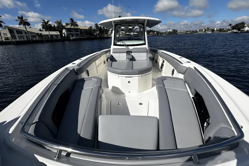 Slide: The Image of Boston Whaler 360 Outrage 2026 - 40