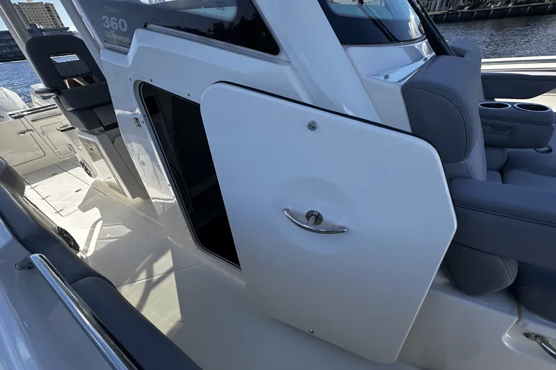 Slide: The Image of Boston Whaler 360 Outrage 2026 - 42