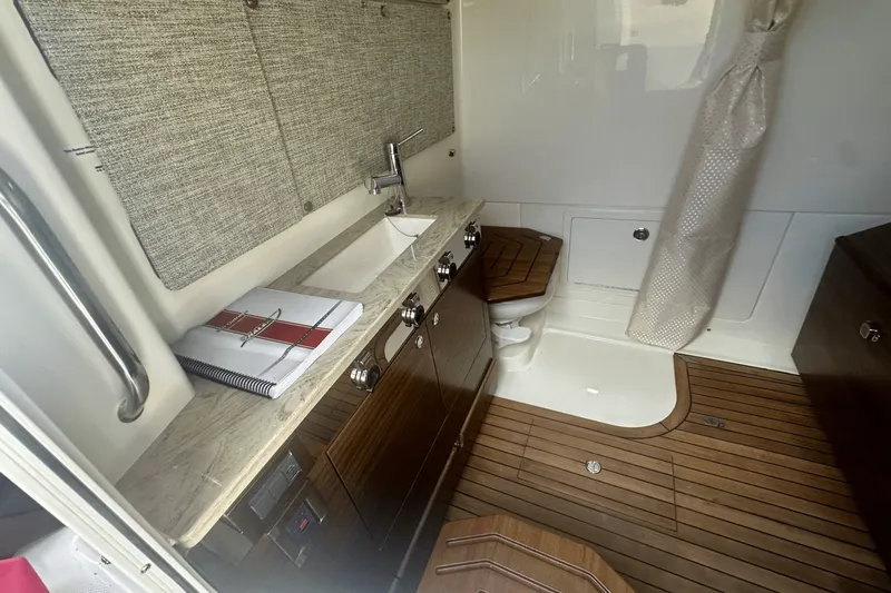 Slide: The Image of Boston Whaler 360 Outrage 2026 - 43