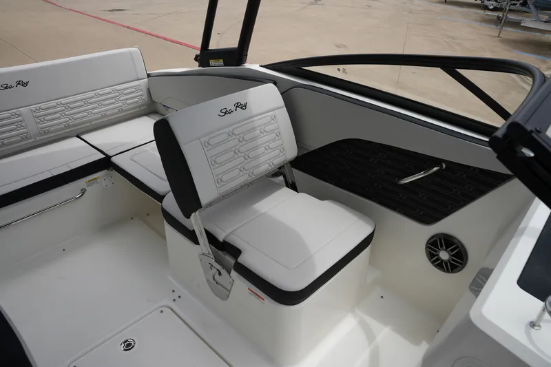 Slide: The Image of Sea Ray SPX 210 2027 - 11
