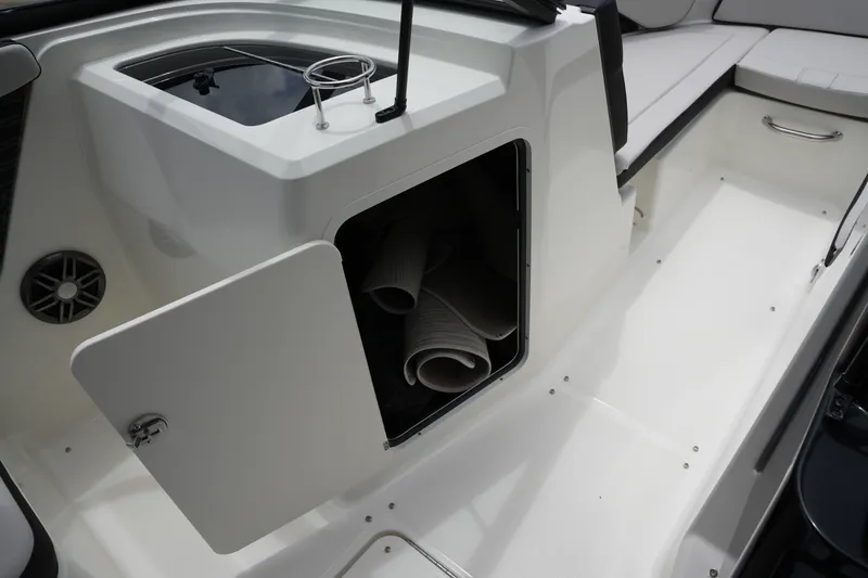 Slide: The Image of Sea Ray SPX 210 2027 - 20