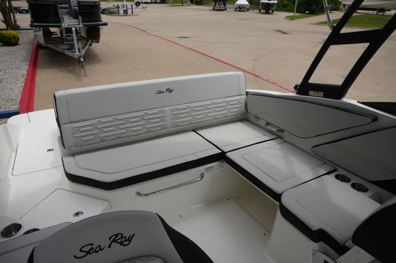 Slide: The Image of Sea Ray SPX 210 2027 - 9