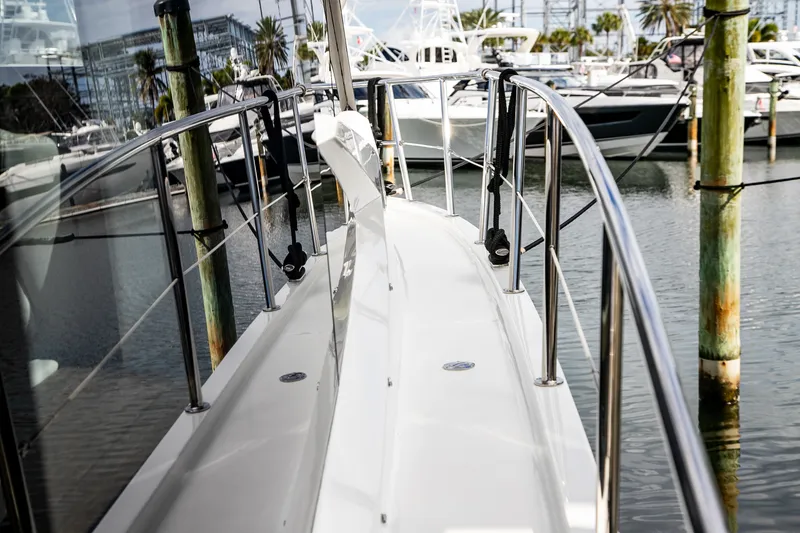 Slide: The Image of Galeon 470 SKY 2024 - 18