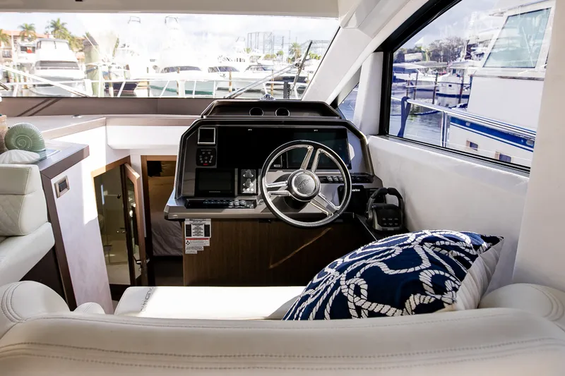 Slide: The Image of Galeon 470 SKY 2024 - 58