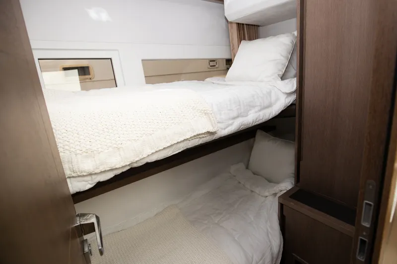 Slide: The Image of Galeon 470 SKY 2024 - 85