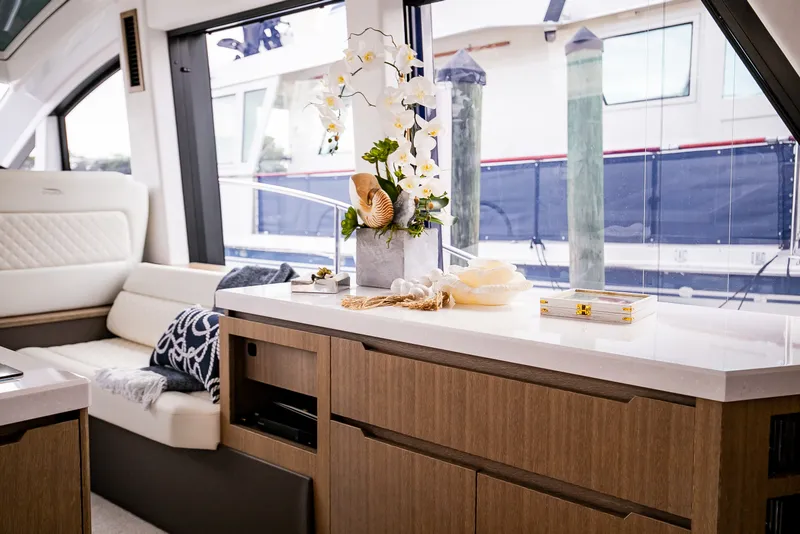 Slide: The Image of Galeon 470 SKY 2024 - 41
