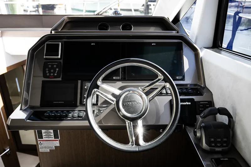 Slide: The Image of Galeon 470 SKY 2024 - 59