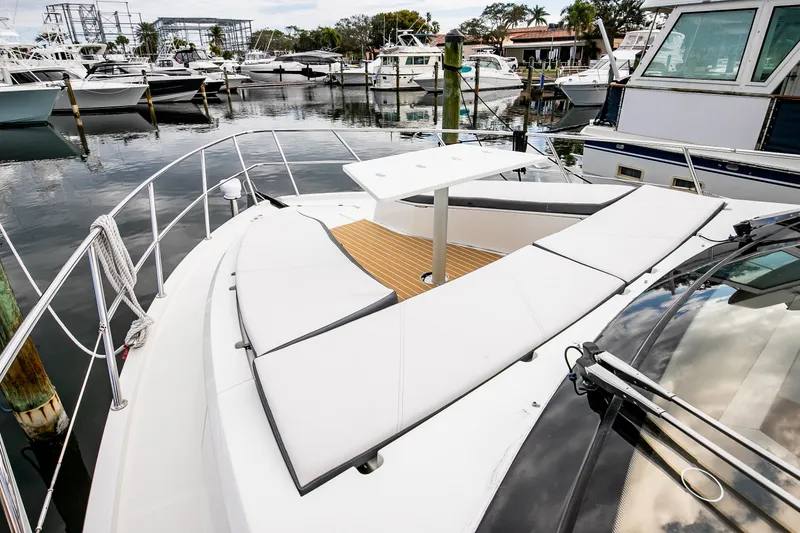 Slide: The Image of Galeon 470 SKY 2024 - 22