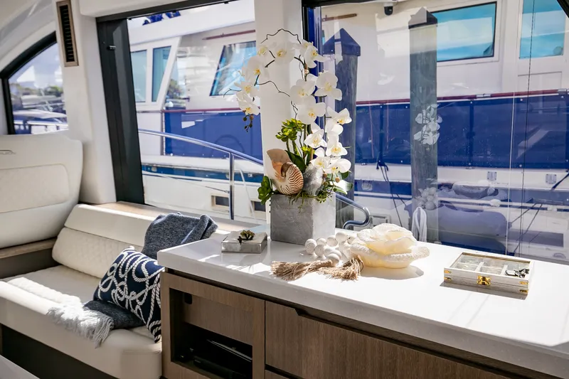 Slide: The Image of Galeon 470 SKY 2024 - 55