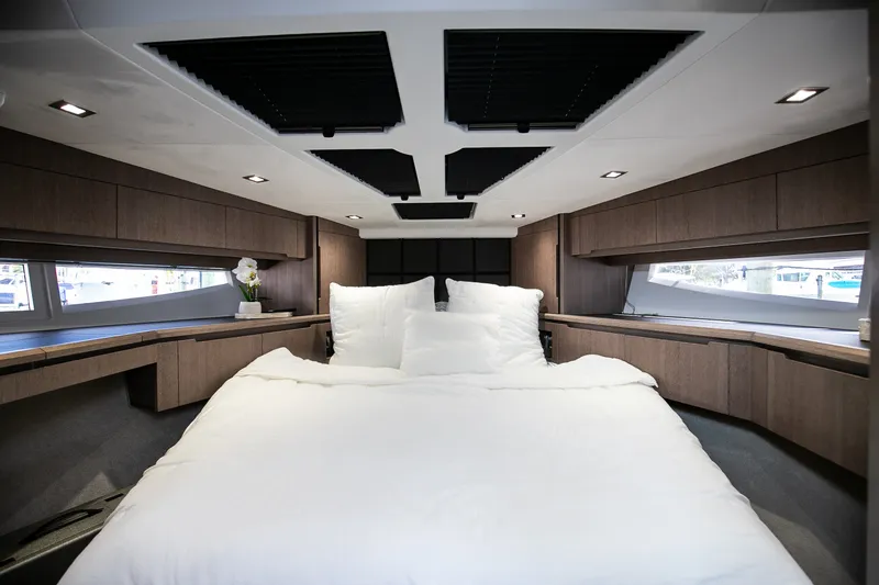 Slide: The Image of Galeon 470 SKY 2024 - 65