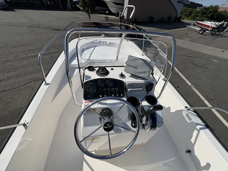 Slide: The Image of Boston Whaler 170 MONTAUK 2011 - 5