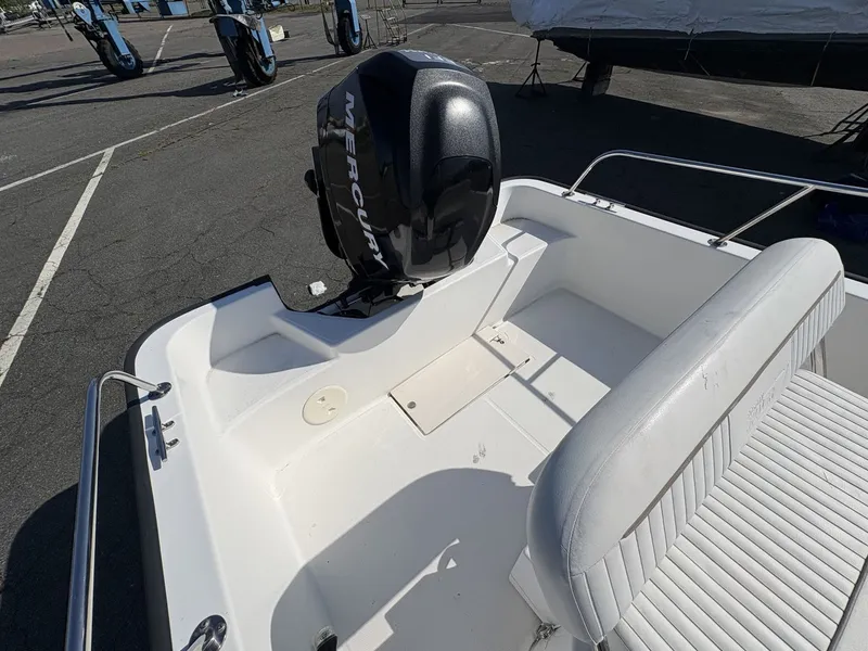 Slide: The Image of Boston Whaler 170 MONTAUK 2011 - 7