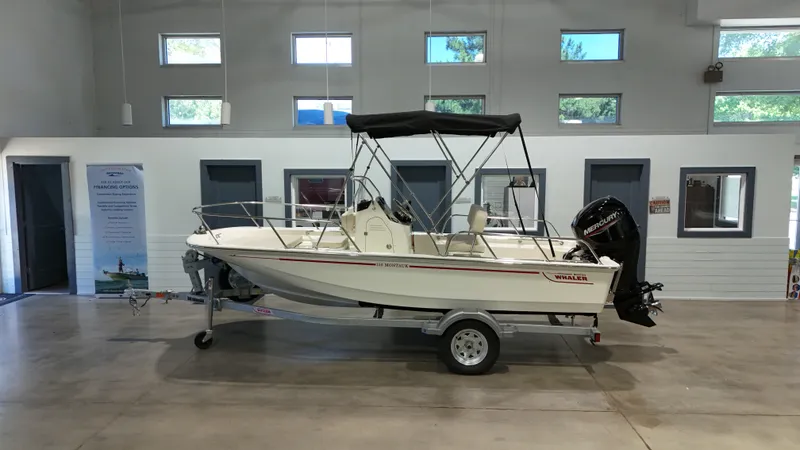 The Image of Boston Whaler 150 Montauk 2027 - 0