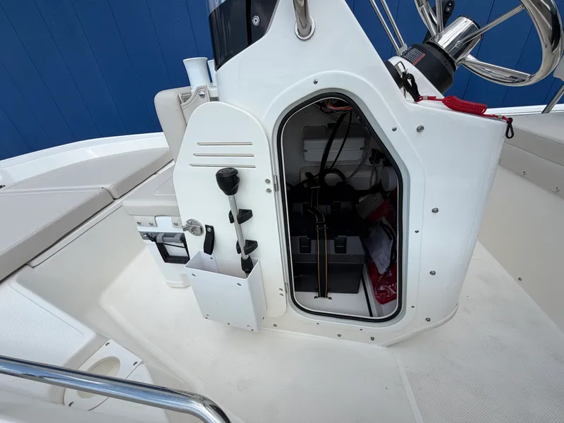 Slide: The Image of Boston Whaler 150 Montauk 2027 - 14