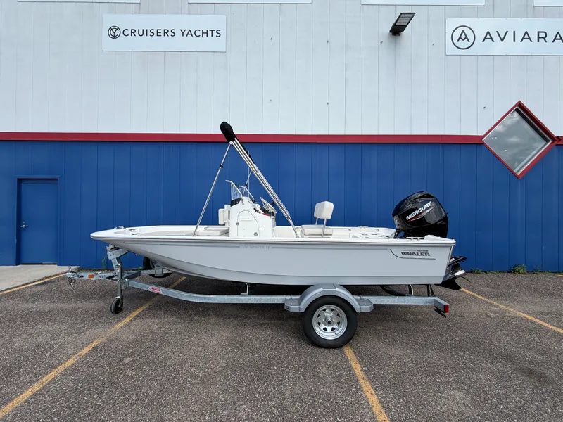 The Image of Boston Whaler 150 Montauk 2027 - 0