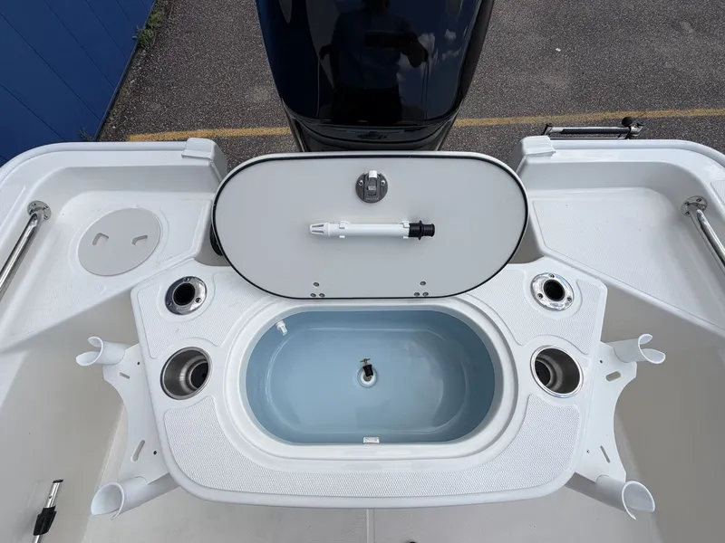 Slide: The Image of Boston Whaler 150 Montauk 2027 - 8