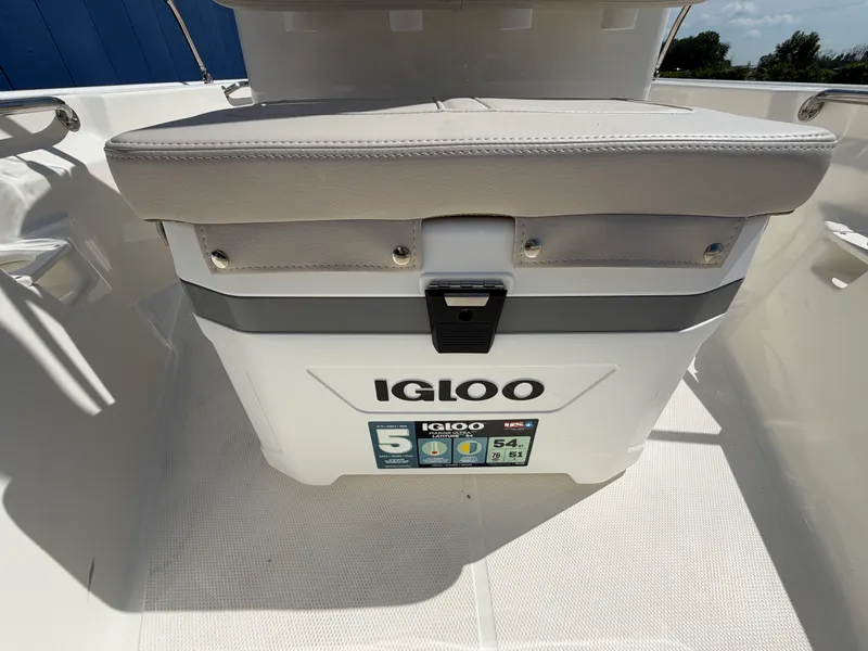 Slide: The Image of Boston Whaler 150 Montauk 2027 - 17