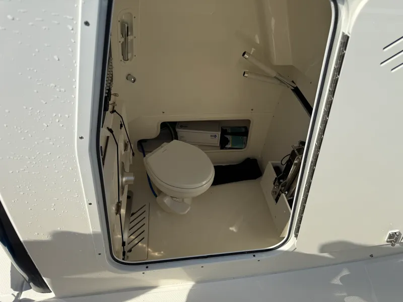 Slide: The Image of Boston Whaler 280 Outrage 2026 - 28