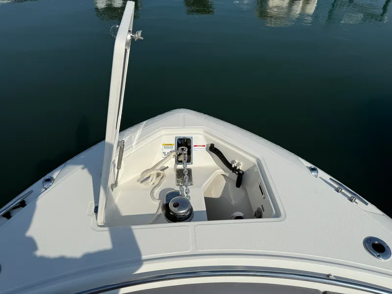 Slide: The Image of Boston Whaler 280 Outrage 2026 - 33