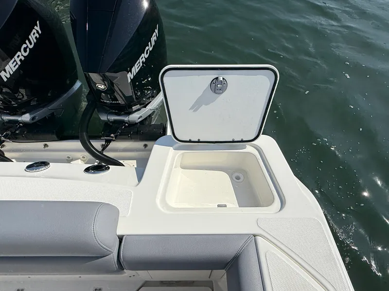 Slide: The Image of Boston Whaler 280 Outrage 2026 - 11